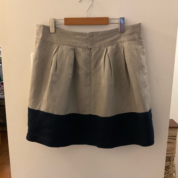 Taupe and Navy Blue Pleated Skirt. Pure by Alfred Sung. Waist 34”. - Picture 10 of 11